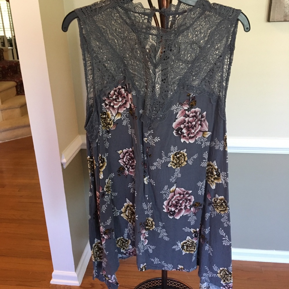 Torrid Lace Flowered Top - Size 1